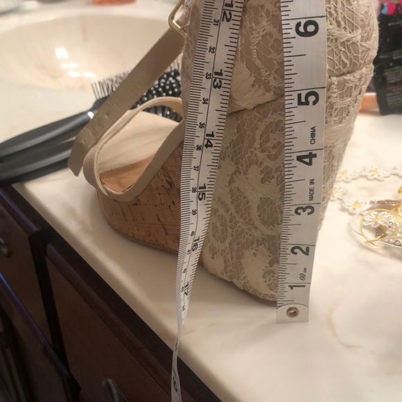 Women’s lace detail cream colored wedges (9.5) - Picture 7 of 8